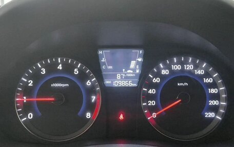 Hyundai Solaris II рестайлинг, 2011 год, 649 000 рублей, 12 фотография