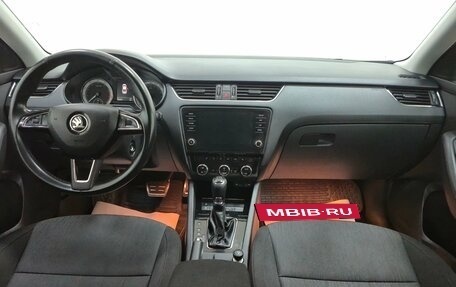 Skoda Octavia, 2017 год, 1 350 000 рублей, 10 фотография
