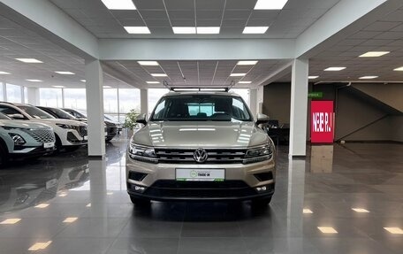 Volkswagen Tiguan II, 2018 год, 2 045 000 рублей, 3 фотография