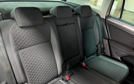 Volkswagen Tiguan II, 2018 год, 2 045 000 рублей, 12 фотография