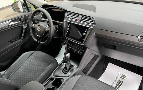 Volkswagen Tiguan II, 2018 год, 2 045 000 рублей, 13 фотография