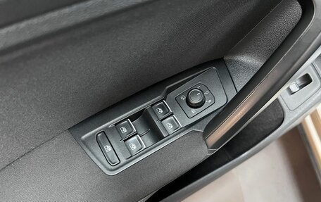 Volkswagen Tiguan II, 2018 год, 2 045 000 рублей, 14 фотография
