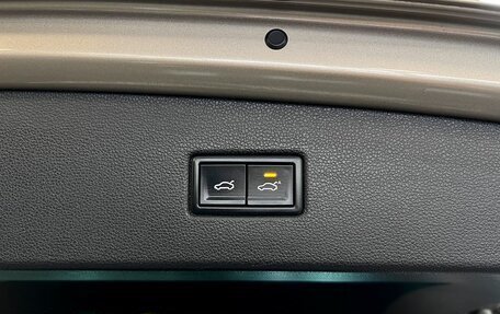 Volkswagen Tiguan II, 2018 год, 2 045 000 рублей, 23 фотография