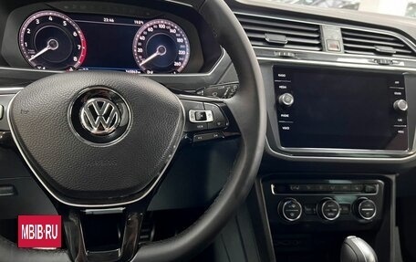 Volkswagen Tiguan II, 2018 год, 2 045 000 рублей, 16 фотография