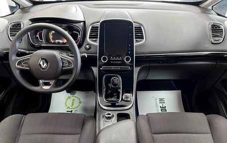 Renault Espace V рестайлинг, 2017 год, 1 595 000 рублей, 12 фотография