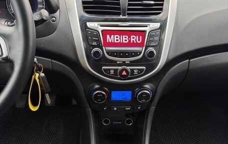 Hyundai Solaris II рестайлинг, 2013 год, 649 000 рублей, 33 фотография