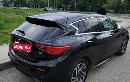 Infiniti QX30, 2016 год, 2 300 000 рублей, 3 фотография