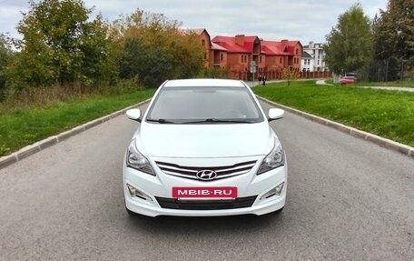 Hyundai Solaris II рестайлинг, 2016 год, 1 055 000 рублей, 3 фотография