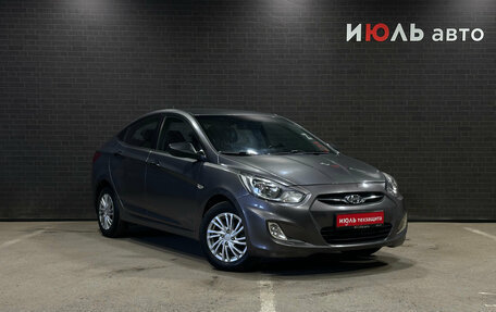 Hyundai Solaris II рестайлинг, 2014 год, 940 000 рублей, 3 фотография