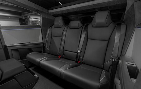 Tesla Cybertruck, 2024 год, 20 530 000 рублей, 30 фотография