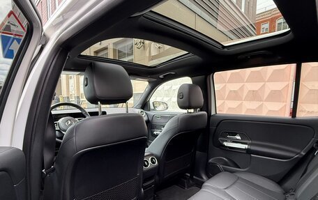 Mercedes-Benz GLB, 2022 год, 4 500 000 рублей, 11 фотография