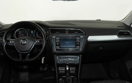 Volkswagen Tiguan II, 2017 год, 2 325 000 рублей, 7 фотография