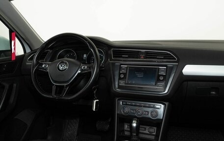 Volkswagen Tiguan II, 2017 год, 2 325 000 рублей, 13 фотография