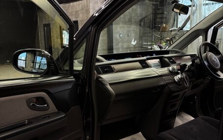 Honda Stepwgn III, 2006 год, 720 000 рублей, 10 фотография