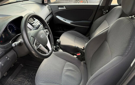 Hyundai Solaris II рестайлинг, 2012 год, 750 000 рублей, 13 фотография
