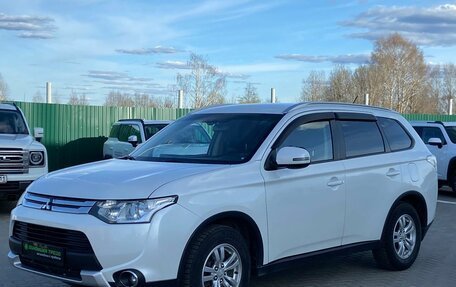 Mitsubishi Outlander III рестайлинг 3, 2014 год, 1 450 000 рублей, 1 фотография