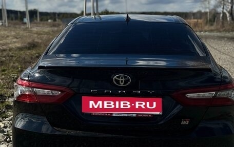 Toyota Camry, 2021 год, 2 900 000 рублей, 4 фотография