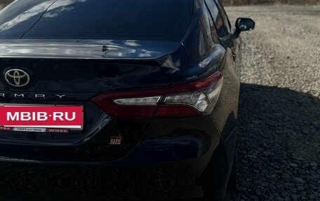 Toyota Camry, 2021 год, 2 900 000 рублей, 5 фотография