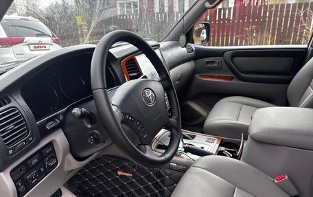 Toyota Land Cruiser 100 рестайлинг 2, 2005 год, 1 800 000 рублей, 6 фотография