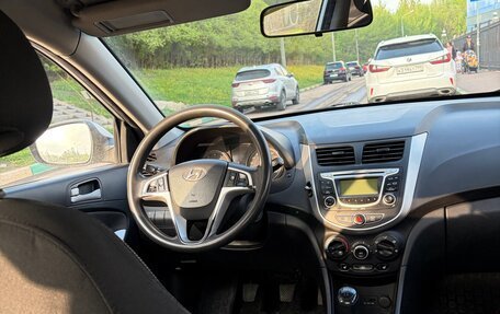 Hyundai Solaris II рестайлинг, 2011 год, 670 000 рублей, 10 фотография
