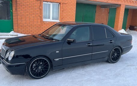 Mercedes-Benz E-Класс, 1996 год, 300 000 рублей, 3 фотография