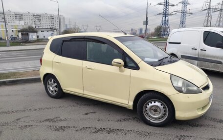 Honda Fit III, 2002 год, 199 999 рублей, 3 фотография
