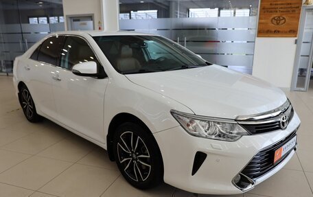 Toyota Camry, 2017 год, 2 500 000 рублей, 3 фотография