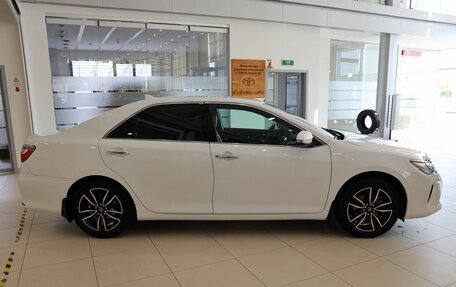 Toyota Camry, 2017 год, 2 500 000 рублей, 4 фотография