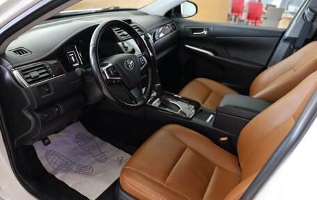 Toyota Camry, 2017 год, 2 500 000 рублей, 12 фотография