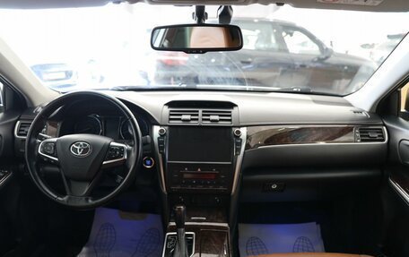 Toyota Camry, 2017 год, 2 500 000 рублей, 16 фотография