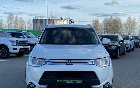 Mitsubishi Outlander III рестайлинг 3, 2014 год, 1 450 000 рублей, 3 фотография