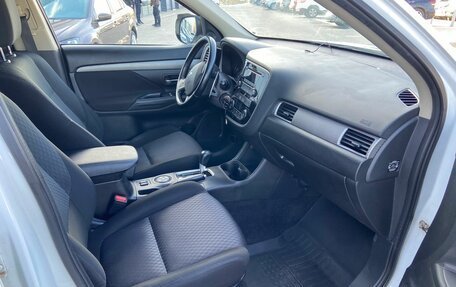 Mitsubishi Outlander III рестайлинг 3, 2014 год, 1 450 000 рублей, 9 фотография