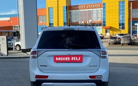 Mitsubishi Outlander III рестайлинг 3, 2014 год, 1 450 000 рублей, 6 фотография