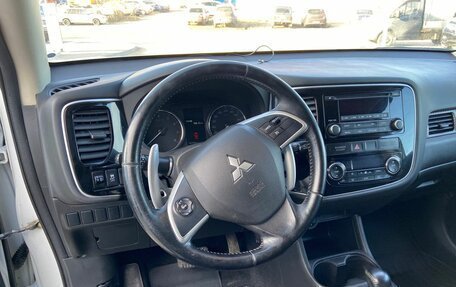 Mitsubishi Outlander III рестайлинг 3, 2014 год, 1 450 000 рублей, 17 фотография