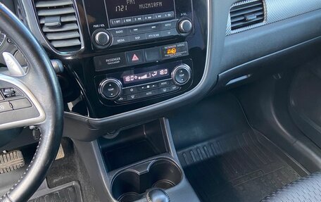 Mitsubishi Outlander III рестайлинг 3, 2014 год, 1 450 000 рублей, 26 фотография