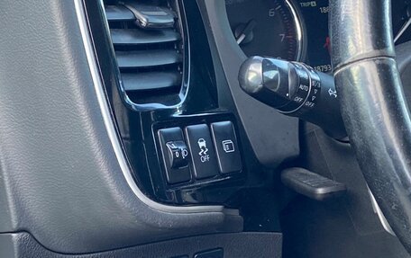 Mitsubishi Outlander III рестайлинг 3, 2014 год, 1 450 000 рублей, 18 фотография