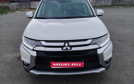 Mitsubishi Outlander III рестайлинг 3, 2018 год, 1 730 000 рублей, 1 фотография