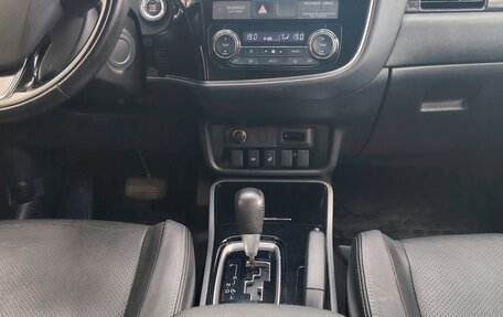 Mitsubishi Outlander III рестайлинг 3, 2018 год, 1 730 000 рублей, 19 фотография