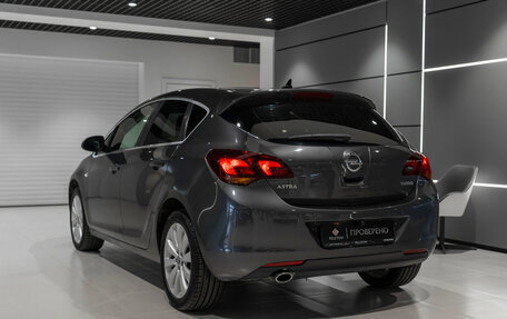 Opel Astra J, 2011 год, 630 000 рублей, 4 фотография