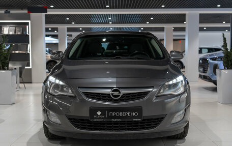 Opel Astra J, 2011 год, 630 000 рублей, 3 фотография