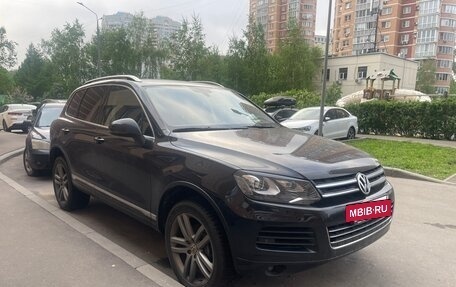 Volkswagen Touareg III, 2011 год, 2 200 000 рублей, 2 фотография