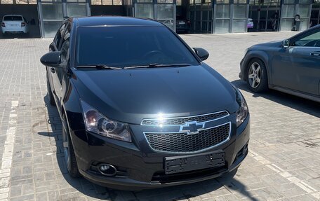 Chevrolet Cruze II, 2010 год, 900 000 рублей, 4 фотография