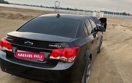 Chevrolet Cruze II, 2010 год, 900 000 рублей, 6 фотография