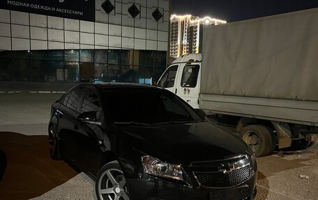 Chevrolet Cruze II, 2010 год, 900 000 рублей, 24 фотография