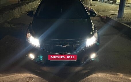 Chevrolet Cruze II, 2010 год, 900 000 рублей, 15 фотография