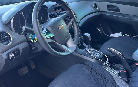 Chevrolet Cruze II, 2010 год, 900 000 рублей, 28 фотография