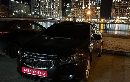 Chevrolet Cruze II, 2010 год, 900 000 рублей, 21 фотография