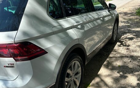 Volkswagen Tiguan II, 2017 год, 2 100 000 рублей, 3 фотография