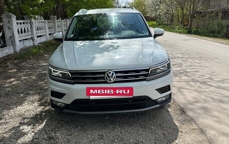 Volkswagen Tiguan II, 2017 год, 2 100 000 рублей, 10 фотография