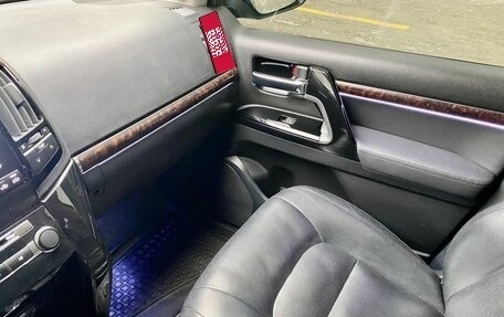 Toyota Land Cruiser 200, 2012 год, 3 999 000 рублей, 18 фотография
